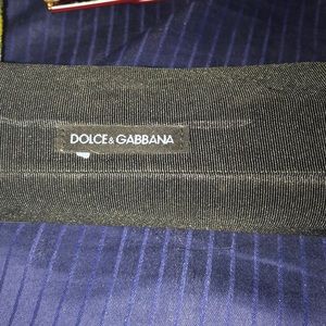 Sun glasses used has scratches